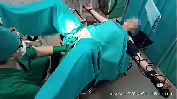Klip berkendara Gynecologist having fun with the patient HD