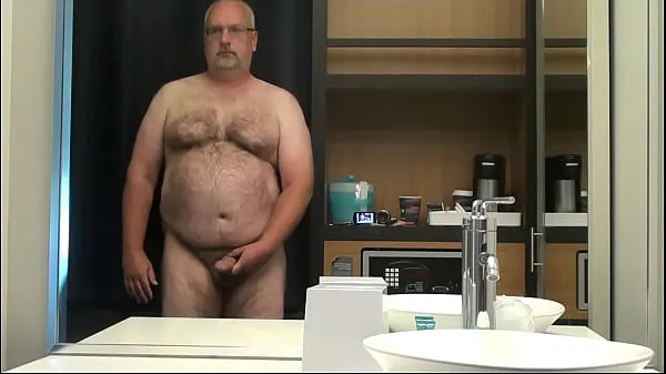 HD Man Masturbating in Hotel on a Business Trip-stasjonsklipp