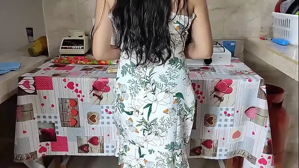 एचडी My Stepmom Housewife Cooking I Try to Fuck her with my Big Cock - The New Hot Young Wife ड्राइव क्लिप्स