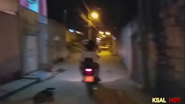HD The naughty Danny Hot, goes to the square, finds a little friend and she gets on the bike with him to fuck her pussy with a huge cock คลิปไดรฟ์