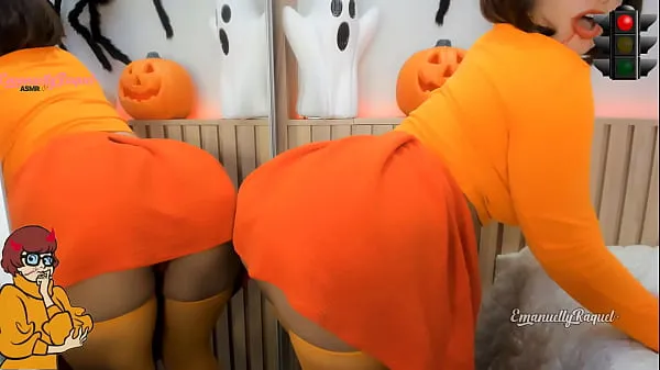 HD Zoombie Velma Dinckley Scooby Doo cosplay for halloween red light green light game, sucking hard on her dildo and teasing with her butt plug, do you want to play-enhetsklipp
