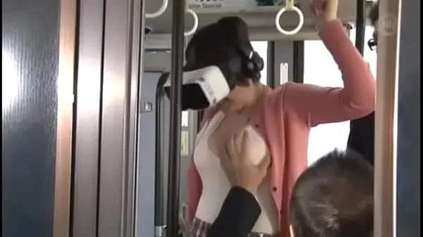 HD Cute Asian Gets Fucked On The Bus Wearing VR Glasses 1 (har-064 schijfclips