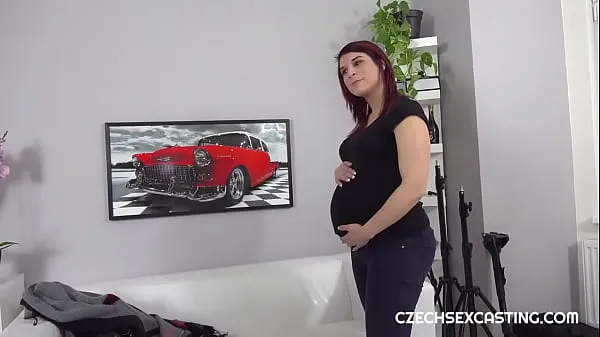 HD Tschechische Casting-gelangweilte schwangere Frau wird geficktLaufwerksclips