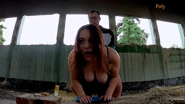 HD Newlyweds fucked on an abandoned with a strapon-drevklip
