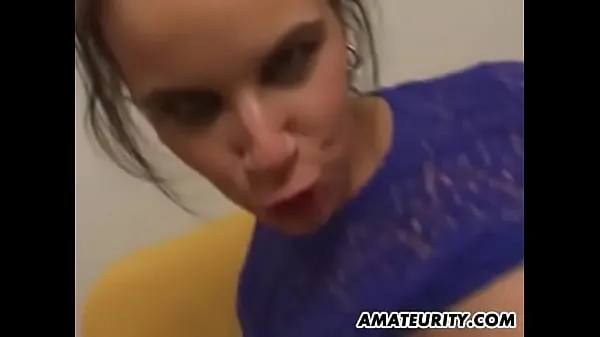 Posnetki pogona HD Slutty amateur teen girlfriend takes a lot of cocks and cum