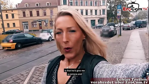 HD Two German blondes having hot lesbian sex on a blind date ڈرائیو کلپس