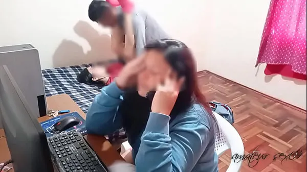 Clip ổ đĩa HD My wife's cuckold talking on the phone while I eat her best friend: the more distracted she is, the richer I fuck with her friend while she pays my house debts