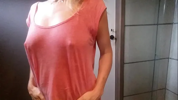 HD nippleringlover milf pierced tits with extreme nipple piercings and 16mm nipple tunnels-drevklip