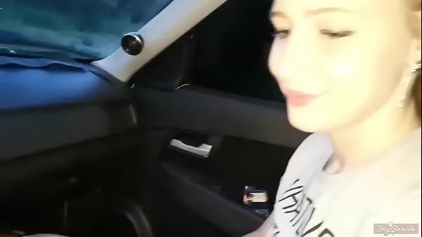 HD Teen Girl Sucks Boyfriend's Cock In Car! - POV-stasjonsklipp