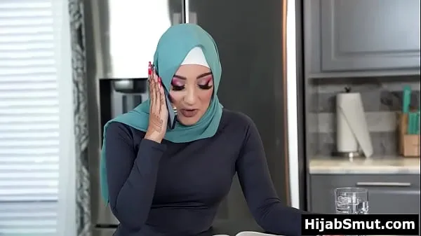 HD Арабскую тинку в хиджабе трахнул футбольный тренердисковые клипы