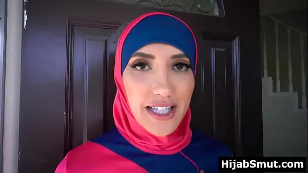 高清Muslim wife fucks landlord to pay the rent驱动器剪辑