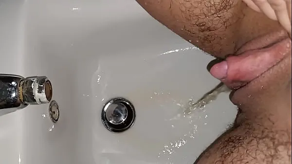 HD Morning piss in the bidet drive Clips