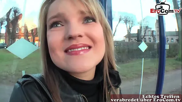HD 18 year old young woman on the street persuaded to sex casting for money-enhetsklipp