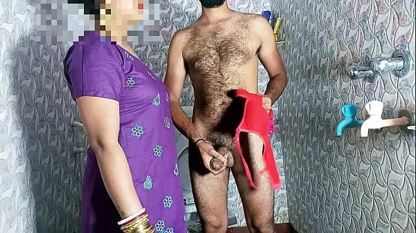 Clips de lecteur La belle-mère surprise en train de secouer la bite en culotte de soutien-gorge dans la salle de bain puis se fait lécher la chatte - Porno en voix claire en hindi HD