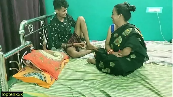 HD Indian hot wife shared with friend! Real hindi sex sürücü Klipleri