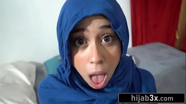 高清Muslim Stepsis Keeps Her Hijab On While Fucking Step Bro - Dania Vega驱动器剪辑