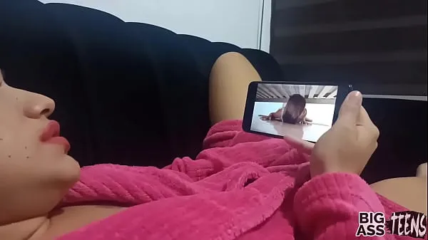 HD With my stepsister, Stepsister takes advantage of her hot milf stepbrother watches porn and goes to her brother's room to look for cock in her big ass คลิปไดรฟ์