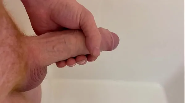 HD Masterbating in the shower, turned the heat up so it hurts as it hits my cock.. watch me cum schijfclips