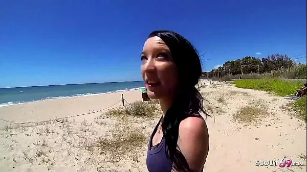 Klipy z jednotky HD Skinny Teen Tania Pickup for First Assfuck at Public Beach by old Guy