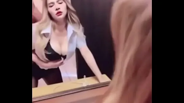 HD Pim girl gets fucked in front of the mirror, her breasts are very big Klip pemacu