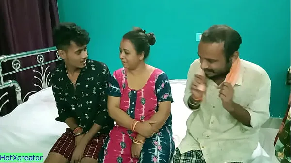 HD Hot Milf Aunty shared! Hindi latest threesome sex meghajtó klipek