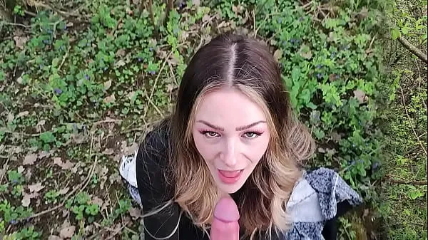 HD Young French daskinny sucks outdoors with cum on face schijfclips