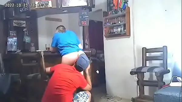 Klip berkendara Caught my husband cheating with the 18 year old teen babbysitter on the nannycam HD