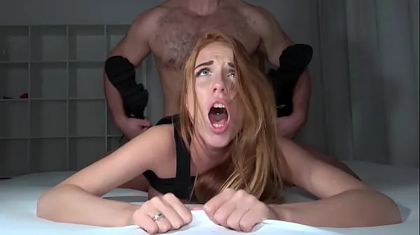 Klipy z disku HD SHE DIDN'T EXPECT THIS - Redhead College Babe DESTROYED By Big Cock Muscular Bull - HOLLY MOLLY