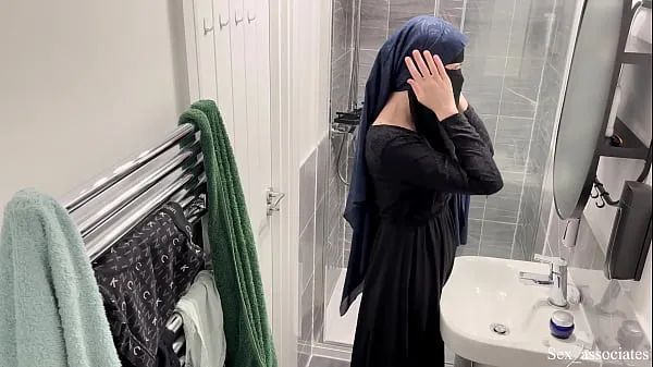 HD I caught gorgeous arab girl in niqab mastutbating in the bathroom schijfclips