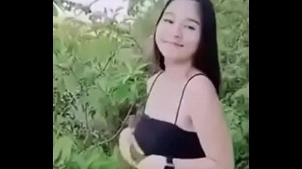 HD Little Mintra is fucking in the middle of the forest with her husband ڈرائیو کلپس