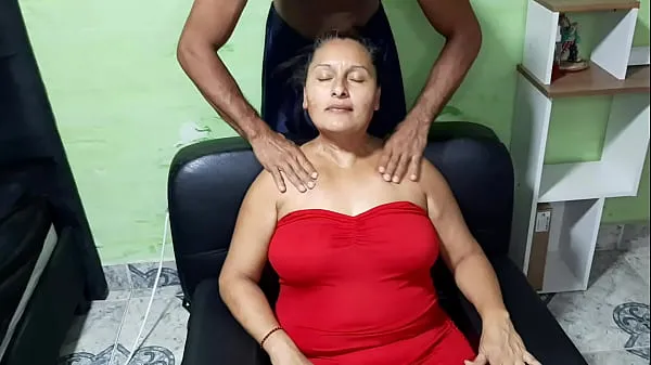 HD I give my motherinlaw a hot massage and she gets horny-stasjonsklipp