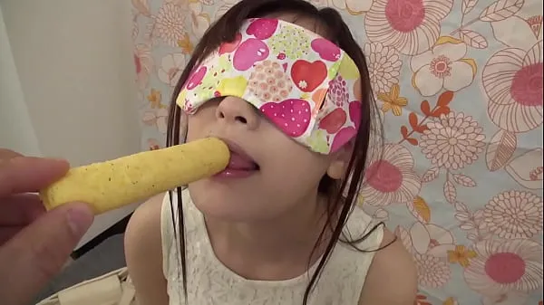 HD She'll win a prize if she can guess all the contents of the mouth with blindfolds! Yuna is 20 years old, and she noticed soon when licking a dick drive Clips