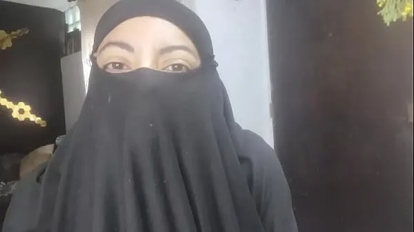 Clip ổ đĩa HD Real Horny Amateur Arab Wife Squirting On Her Niqab Masturbates While Husband Praying HIJAB PORN