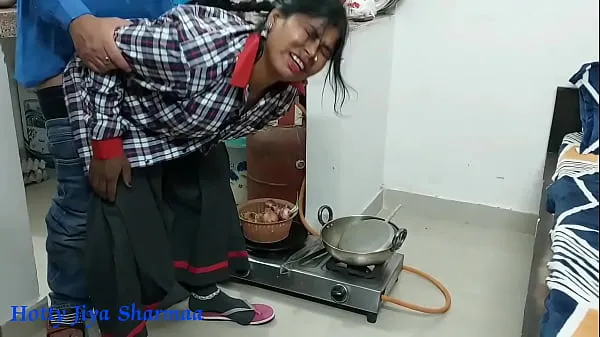 HD Indian doggystyle fucking with hot girl in kitchen-stasjonsklipp