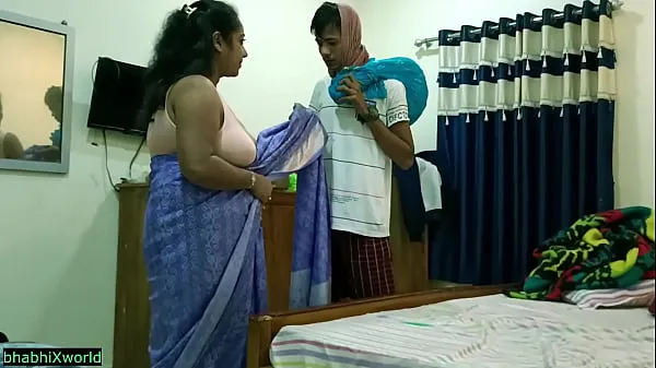 HD Hot Indian Bhabhi Sex with Poor Boy! Desi Hardcore Sex schijfclips