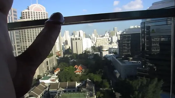 HD Expose myself on a balcony in Bangkok-enhetsklipp