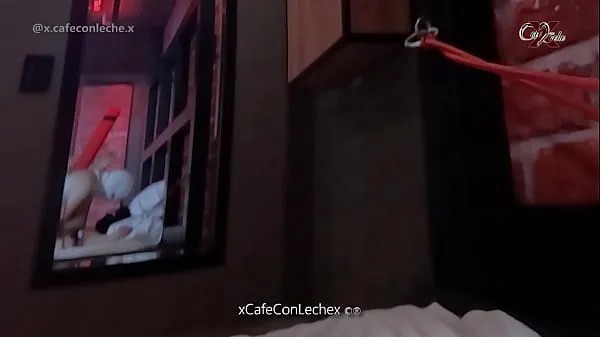 Klipy z jednotky HD She gets tricked into hotel big ass caught and fucked by stranger
