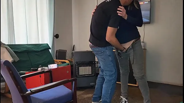 HD Fucking my neighbors wife standing missionary while he is in the bathroom 드라이브 클립