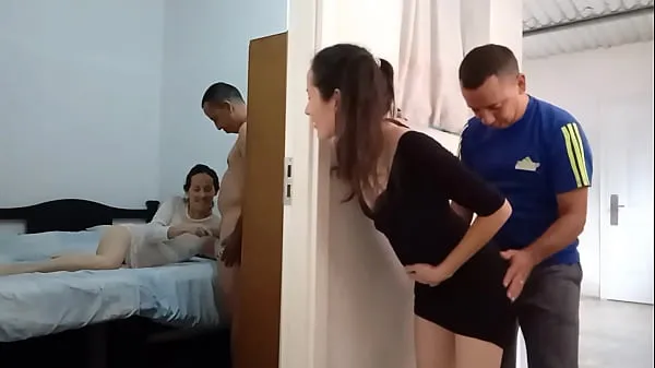 HD I see the cuckold fucking in my room while his friend fucks my ass Klip pemacu