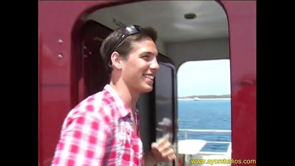 HD Solo Dominik On A Boat drive Clips