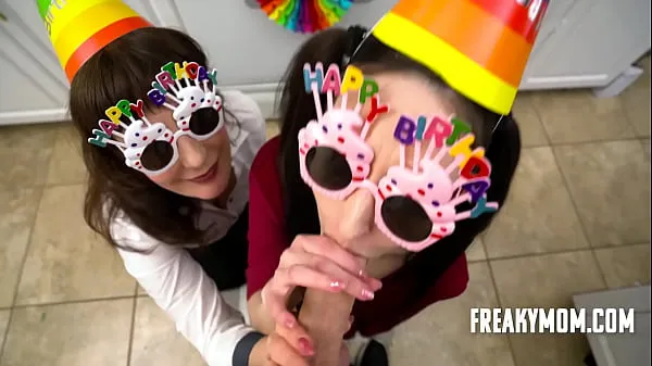 HD Birthday Threesome With Stepmom And Stepaunt meghajtó klipek