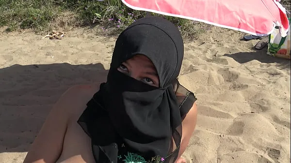 HD Arab milf enjoys hardcore sex on the beach in France schijfclips