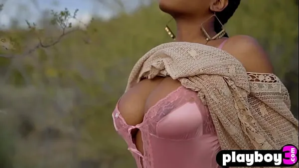 HD Big tits ebony teen model Nyla posing outdoor and babe exposed her stunning body sürücü Klipleri