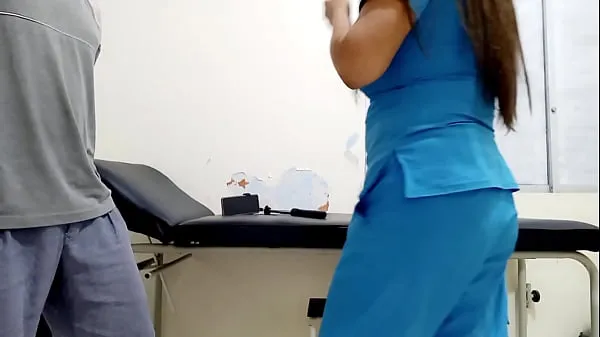 مقاطع محرك الأقراص عالية الدقة The sex therapy clinic is active!! The doctor falls in love with her patient and asks him for slow, slow sex in the doctor's office. Real porn in the hospital