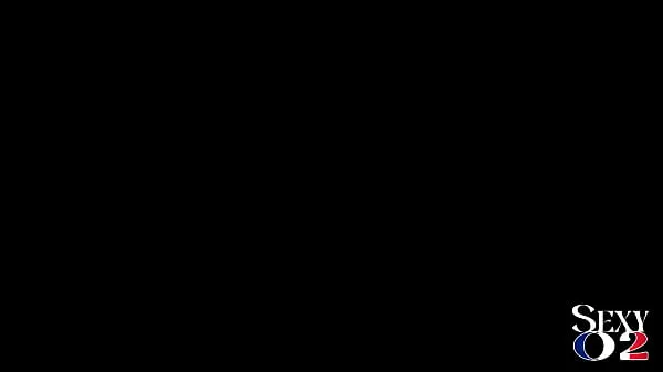 Clips de unidad HD 1631 - Puta francesa con pantalones de cuero negros, corsé de algodón azul, tanga de satén gris, tacones altos, mamada, beso negro, estilo perrito y corrida facial