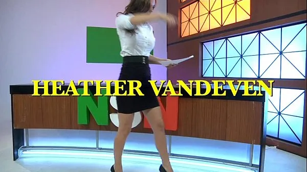 HD Emily Addison & Heather Vandeven - Naked News meghajtó klipek